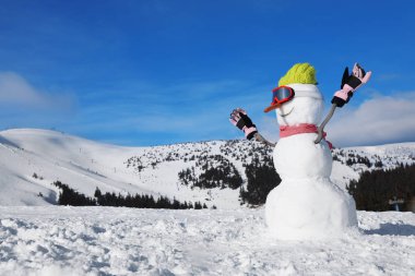 Kardan adam mountain Resort güneşli kış tatili