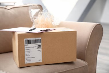 Parsel için evde kanepe istemcide sevkıyata hazır