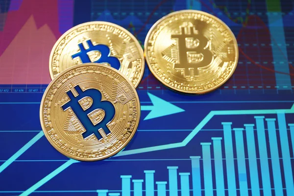 Golden Bitcoins Screen Chart Finance Trading — Stock Photo, Image