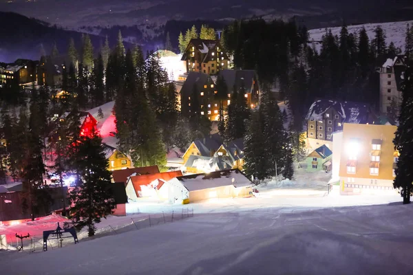 Snowy Mountain Resort Evening Winter Vacation — Stock Photo, Image