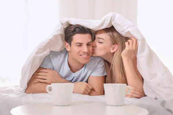 Young Couple Blanket Bed Home — Stock Photo, Image