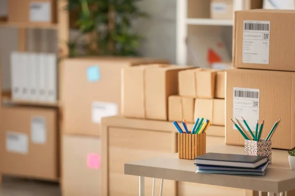 Werkplek Met Briefpapier Percelen Kantoor Aan Huis — Stockfoto