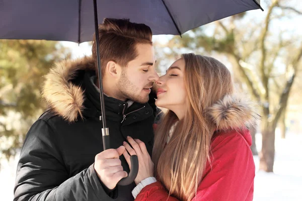 Young Romantic Couple Walking Umbrella Park — Stock Photo, Image