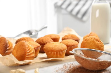 Lezzetli kek masada. Taze fırın