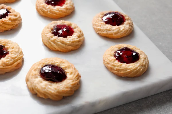 Lekkere Koekjes Met Jam Stenen Bord — Stockfoto