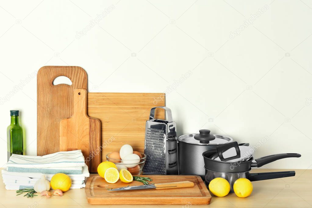 Kitchenware with cutting boards  