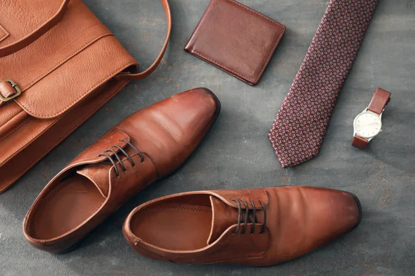 Composición Con Elegantes Zapatos Hombre Sobre Fondo Gris — Foto de Stock
