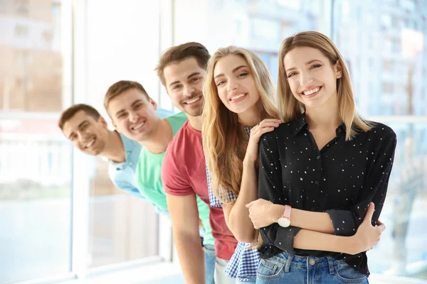 Grupo de jóvenes — Foto de Stock