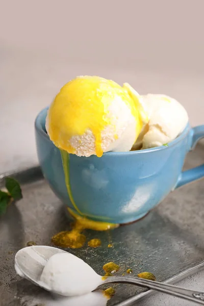 Cup Spoon Delicious Vanilla Ice Cream Metal Tray — Stock Photo, Image