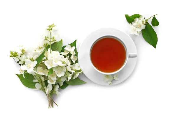 Ένα φλιτζάνι τσάι με λουλούδια γιασεμιού — Φωτογραφία Αρχείου