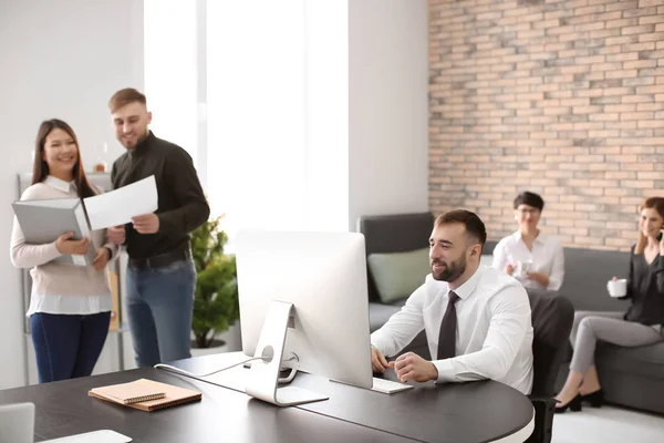 Office Employees Having Meeting Workplace Finance Trading — Stock Photo, Image