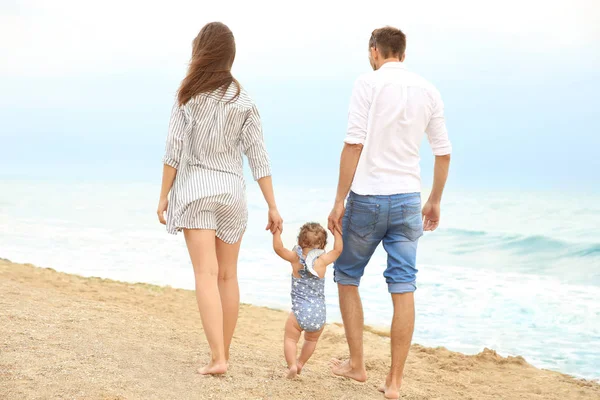 Couple with little daughter — Stock Photo, Image