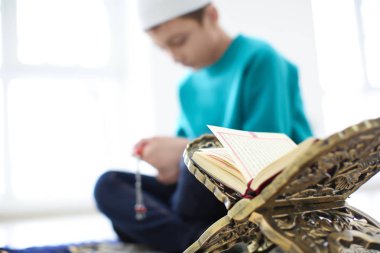 Müslümanların açık kutsal kitap  