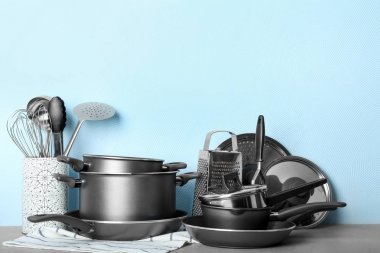 Sınıflar yemek için hazır mutfak eşyaları 