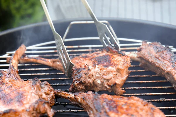 Cooking Appetizing Juicy Spare Ribs Outdoors — Stock Photo, Image