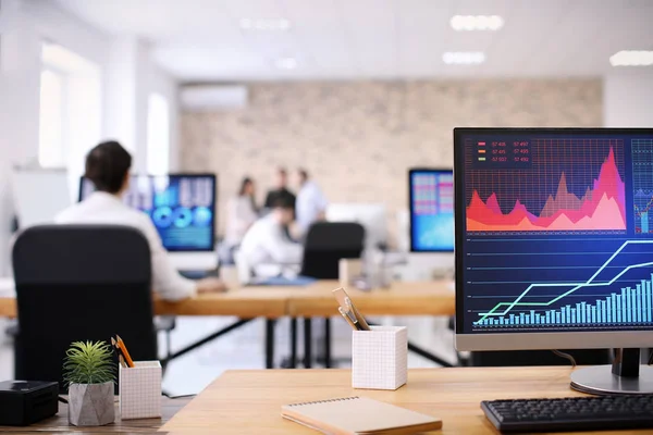 Computer Screen Stock Data Office Finance Trading — Stock Photo, Image