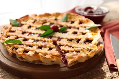 lezzetli vişneli pasta 