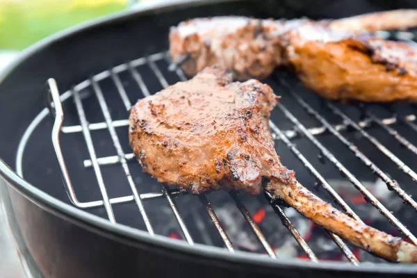 Cooking Appetizing Juicy Spare Ribs Outdoors — Stock Photo, Image
