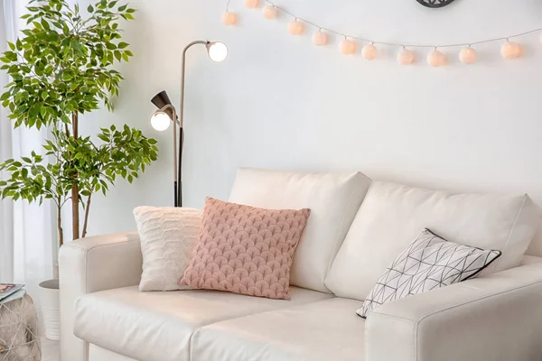 Elegant Living Room Interior Comfortable Sofa Stylish Floor Lamp — Stock Photo, Image