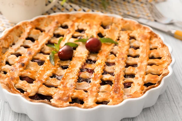 Deliciosa Torta Cereja Mesa Cozinha — Fotografia de Stock