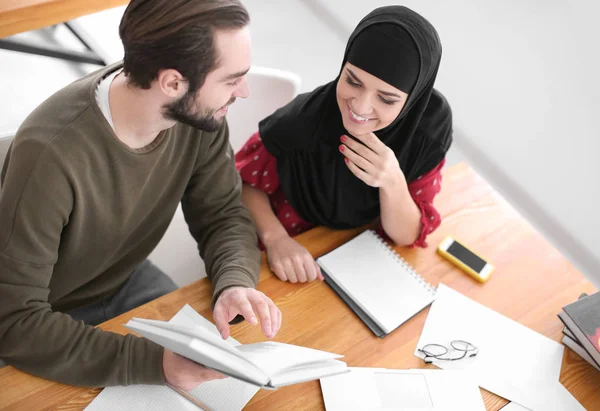 Male Student His Muslim Classmate Library — Stock Photo, Image