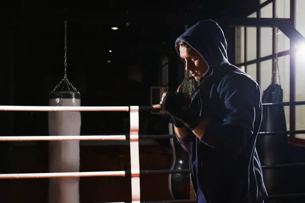 Entrenamiento Boxeador Joven Ring Boxeo —  Fotos de Stock