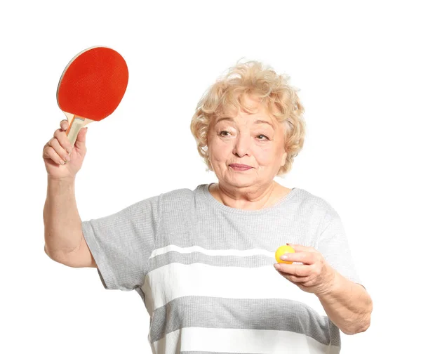 高级女子打乒乓球反对白色背景 — 图库照片