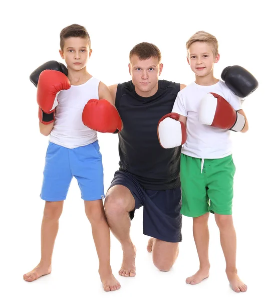 Carino Bambini Guanti Boxe Loro Allenatore Sfondo Bianco — Foto Stock