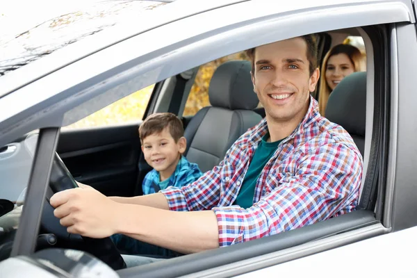Young Man His Little Son Car — Stock Photo, Image