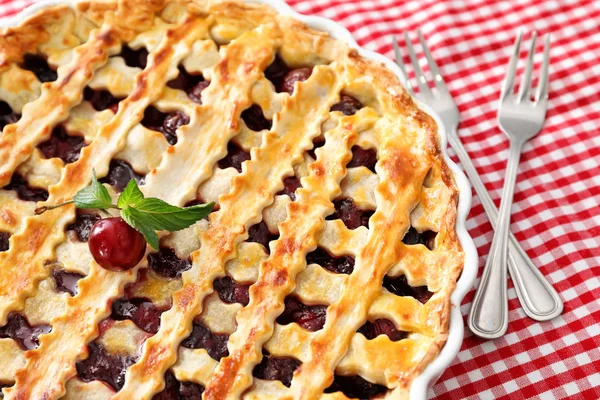 Delicioso pastel de cereza — Foto de Stock