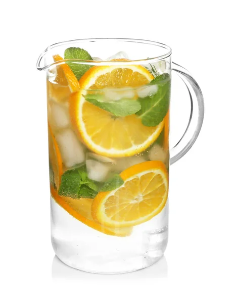 Glazen kan koude limonade — Stockfoto