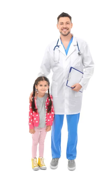 Médico Infantil Com Menina Fundo Branco — Fotografia de Stock