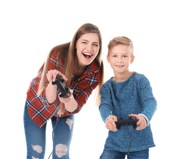 Frau und ihr Sohn spielen Videospiel auf weißem Hintergrund — Stockfoto