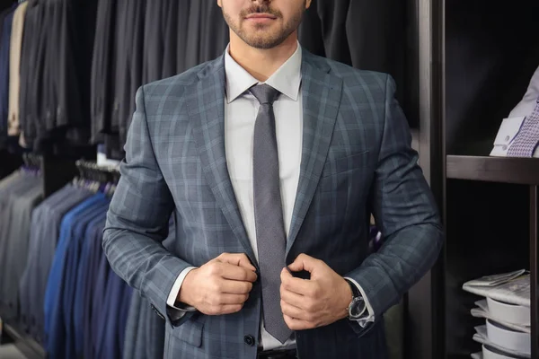 Young man in elegant suit — Stock Photo, Image