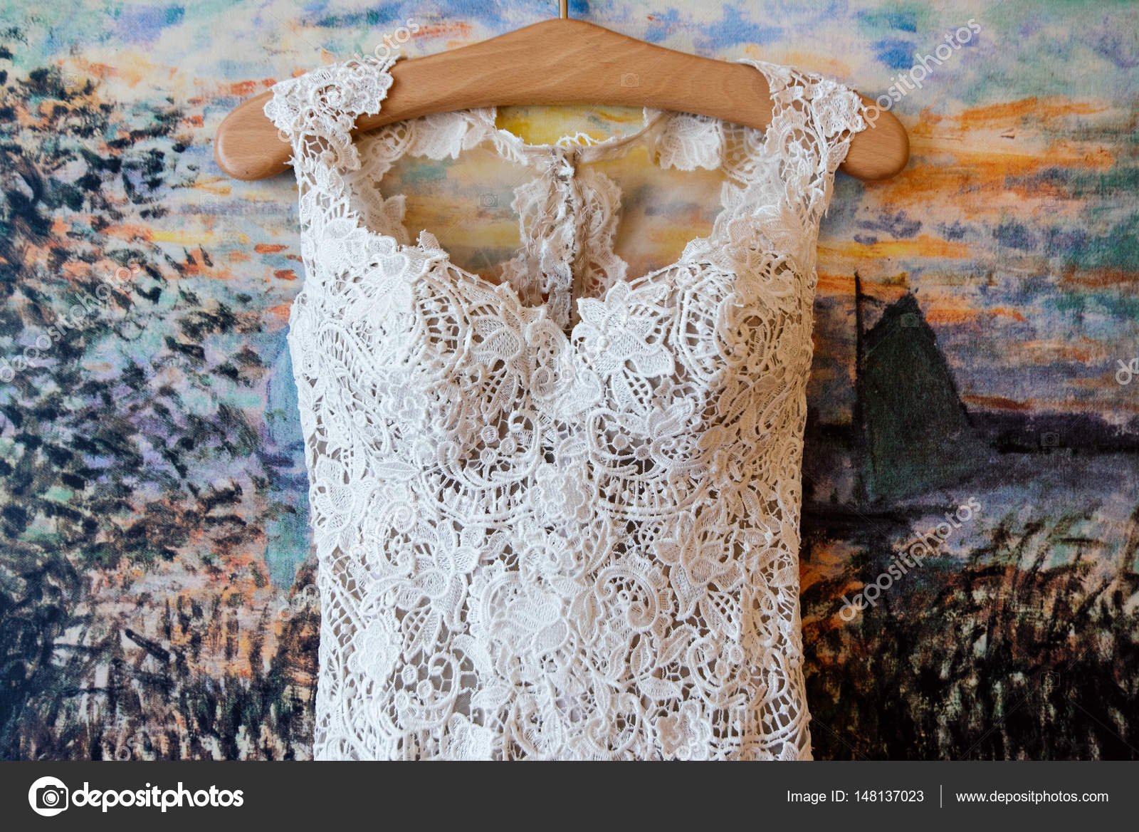 hanging lace for dress