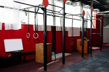 Halter spor salonu iç çekim