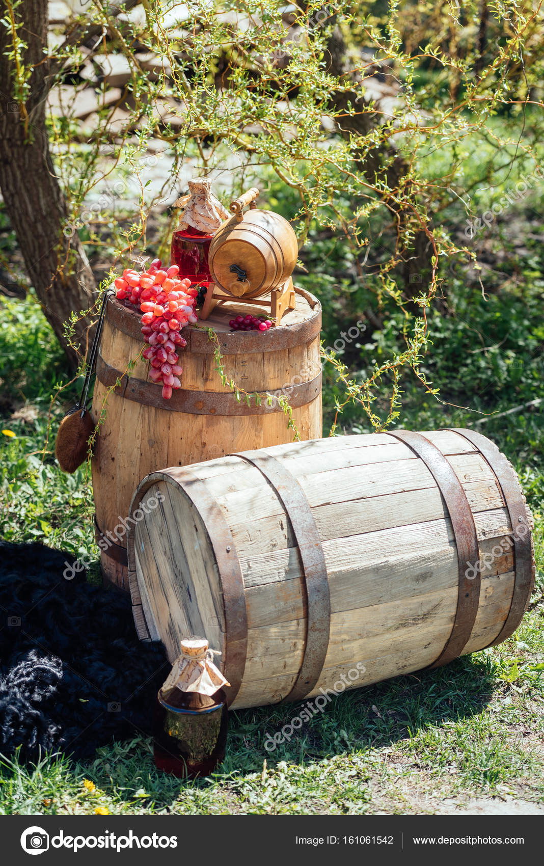 Old Wooden Wine Barrel Bottle Wine Grapes Wedding Decorations