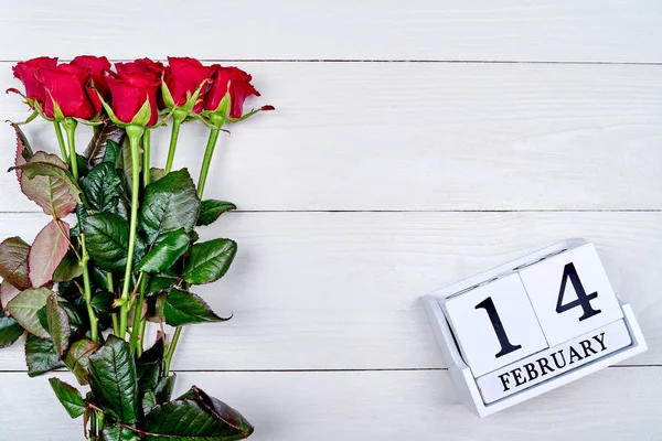 Fond Saint Valentin Avec Bouquet Roses Rouges Février Calendrier Blocs — Photo