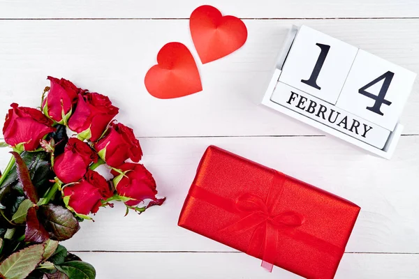 День Святого Валентина Фону Букетом Червоних Троянд Подарунковій Коробці Два — стокове фото