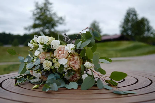 Close Lush Wedding Bouquet White Flowers Greenery Wood Background Copy — Stock Photo, Image