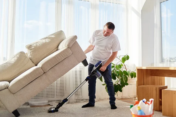 Portrait Young Man White Shirt Jeans Cleaning Carpet Vacuum Cleaner — Stock Photo, Image