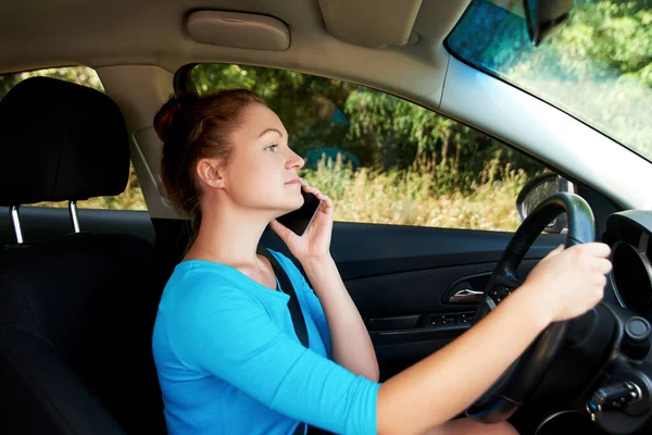Happy Young Woman Driving Car Talking Cellphone Copy Space Business — Stock Photo, Image