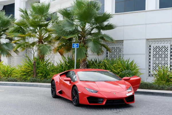 Dubai Emirados Árabes Unidos Janeiro 2017 Supercarro Luxo Vermelho Lamborghini — Fotografia de Stock