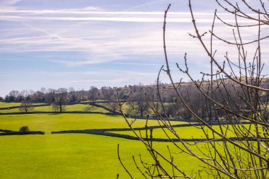 Lake District, Cumbria sabah ışık aydınlatıcı geleneksel kuru taş duvar.