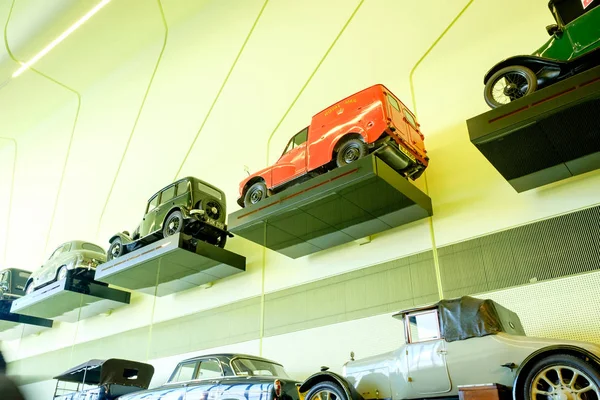 Klasik araba koleksiyonu Riverside Müzesi Glasgow Harbour, İskoçya. — Stok fotoğraf