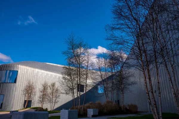 Riverside Museum Glasgow, Skotsko. Muzeum vystavuje dříve v muzeu. — Stock fotografie