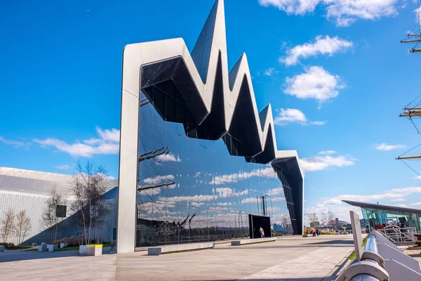 The Riverside Museum Glasgow, Scozia. Il museo ha già esposto nel Museo dei Trasporti . — Foto Stock