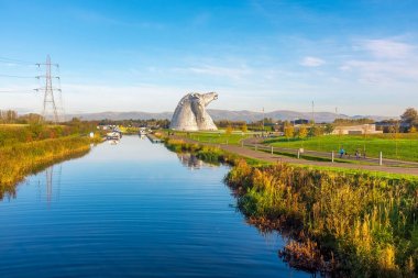 Kelpies heykel Andy Scott, Falkirk, İskoçya.
