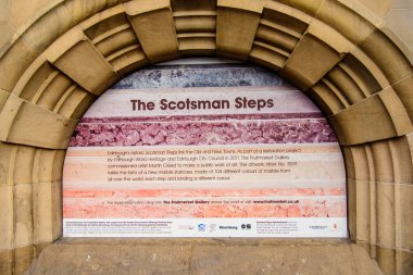 scotsman adımları sokak edinburgh İskoçya'da oturum