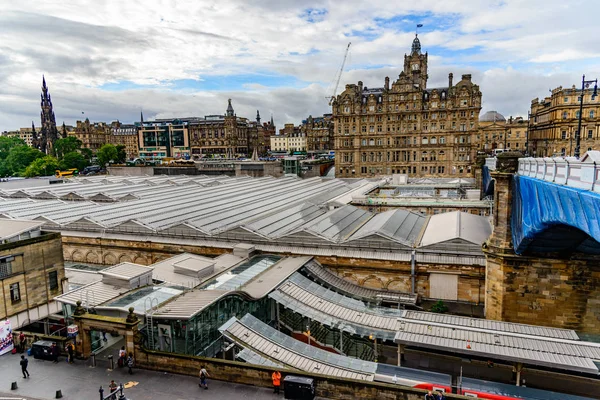 Edinburgh Waverley tren istasyonu Edinburgh şehir, İskoçya'nın görünümü,